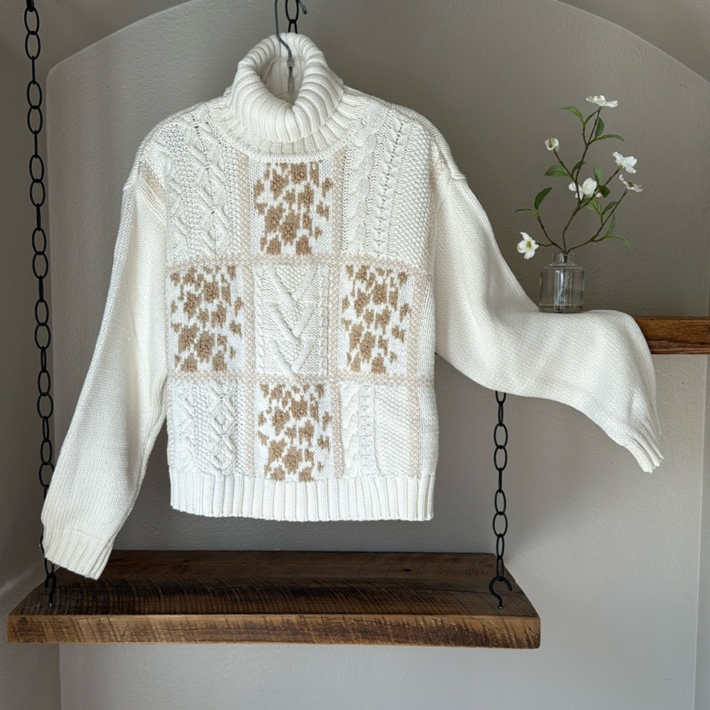 Liz Claiborne women’s chunky turtleneck sweater, off-white and tan, XL